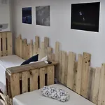 Хостел Victoria Poshtel Бухарест
