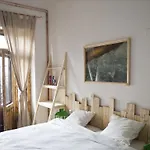 Victoria Poshtel *