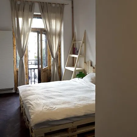 Vandrarhem Victoria Poshtel Bukarest