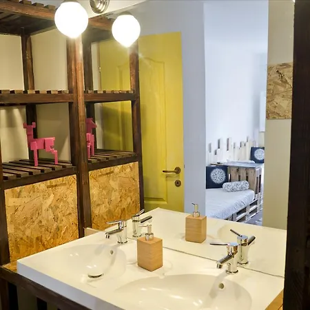 Victoria Poshtel