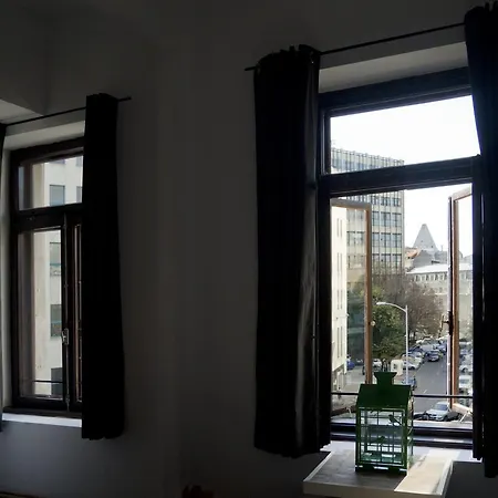 Victoria Poshtel ホステル *