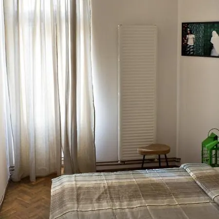 Victoria Poshtel ホステル *