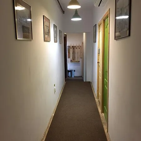بيت شباب Victoria Poshtel