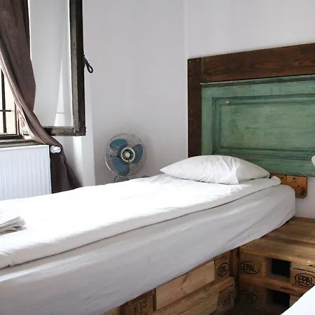 بيت شباب Victoria Poshtel *