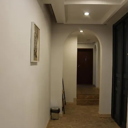 Victoria Poshtel Hostel *