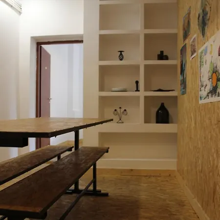 بيت شباب Victoria Poshtel *