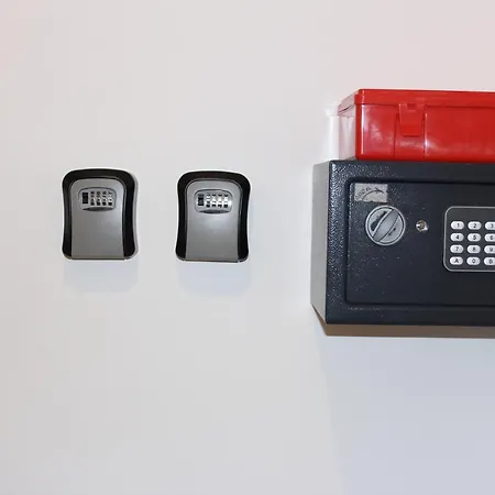 Victoria Poshtel Hostel *