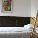 Victoria Poshtel