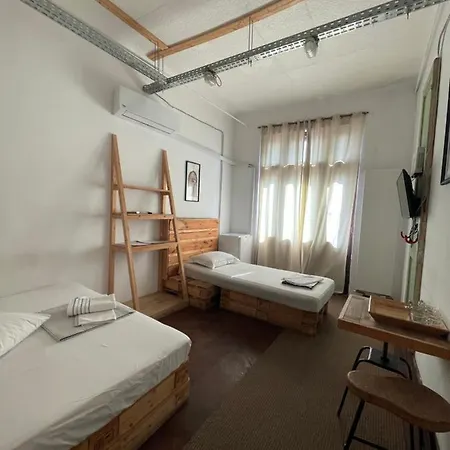 Victoria Poshtel