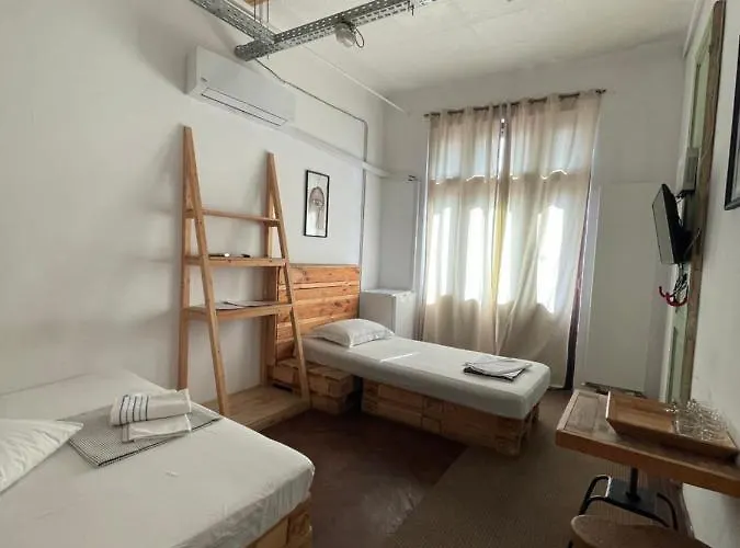 Victoria Poshtel