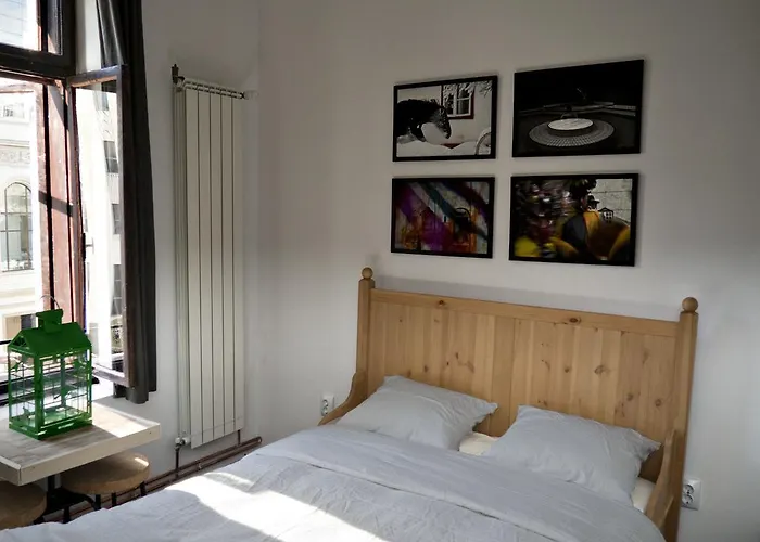 Victoria Poshtel Bukurešť