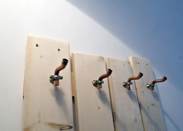 Victoria Poshtel Hostel